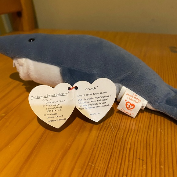 Ty Beanie Baby - Crunch the Shark, 1996 - Style 4130 - Picture 4 of 4